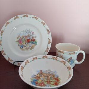 Royal Doulton Bunny-Themed Dinnerware Set - White and Multicolor
